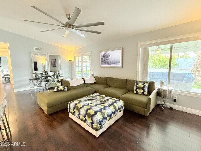 Foto del edificio - 6814 E Sandra Terrace