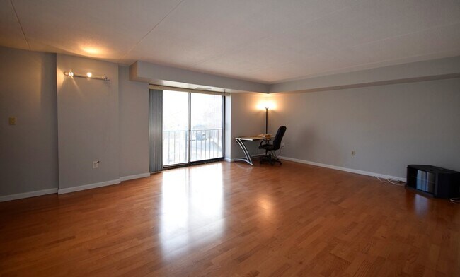 Foto del edificio - 1243 Beacon St