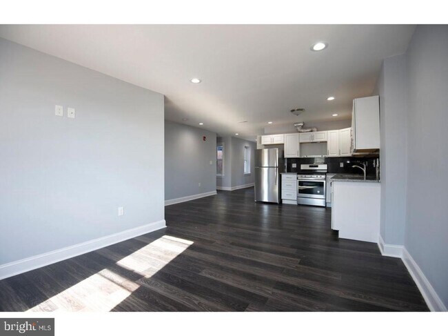 Foto del edificio - 217 W Lancaster Ave