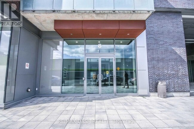 Building Photo - 8 Gladstone Ave