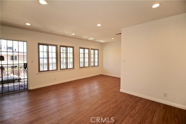 Building Photo - 6951 Simpson Ave