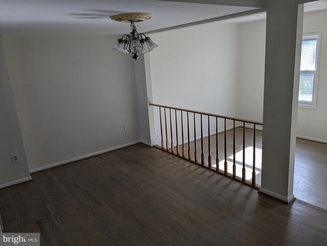 Building Photo - 44 Orchard Dr