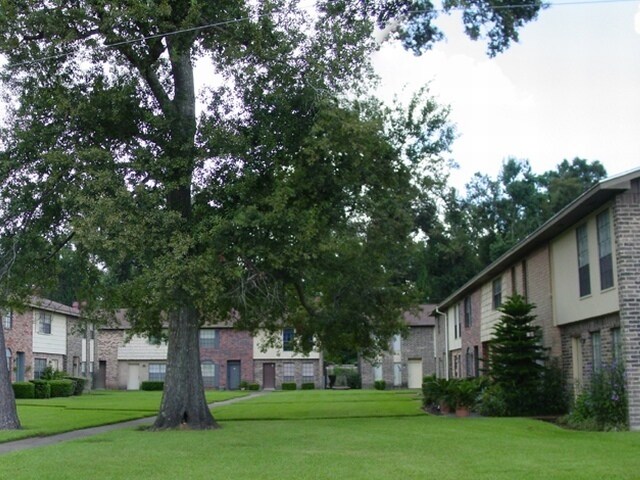 Primary Photo - 2700 N 16th St