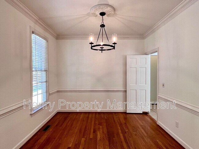 Foto del edificio - 321 Parkmeadow Dr