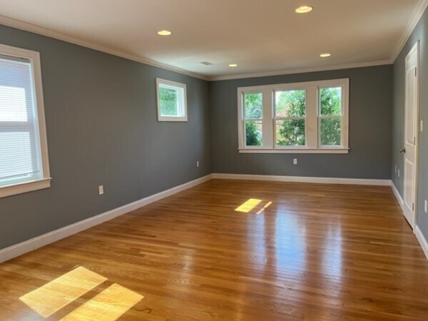 Foto del edificio - 44 S Waverly St