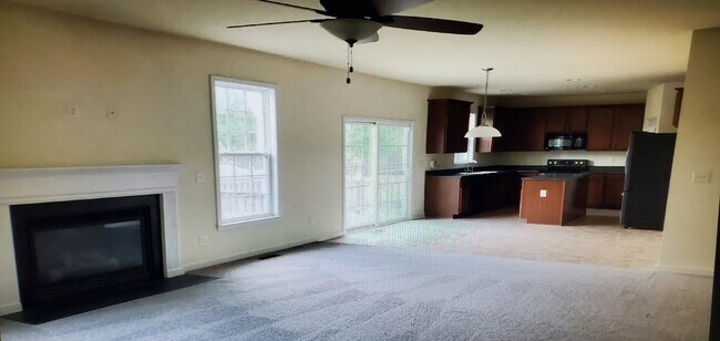 FAMILY ROOM - 805 Pristine Ln