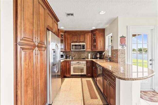 Building Photo - 9505 Aegean Dr