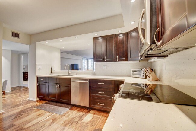 Building Photo - 3400 S Ocean Blvd