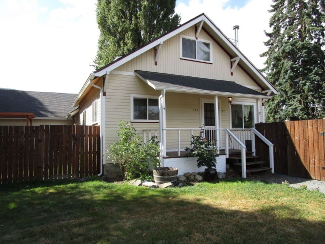 Primary Photo - 701 Marshall Ave