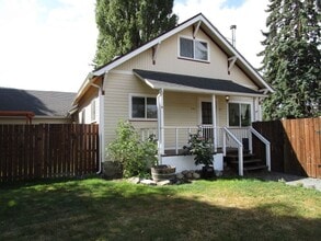 Building Photo - 701 Marshall Ave