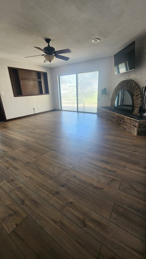 Foto del edificio - 601 Touchstone Cir
