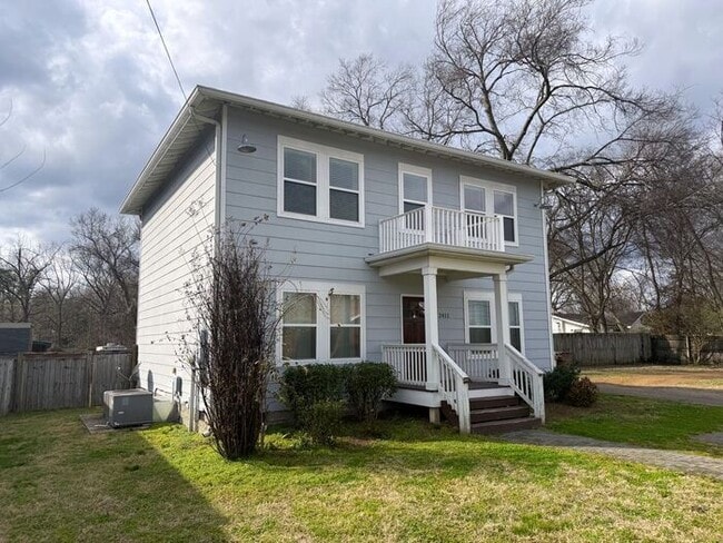Beautiful Two-Story House in Woodbine - Fenced in Backyard - Beautiful Two-Story House in Woodbine - Fenced in Backyard
