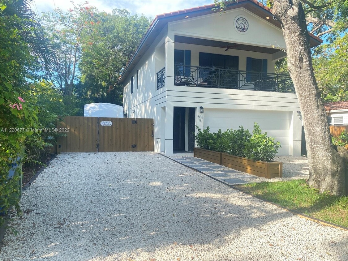 Primary Photo - 802 SW 14th Ave