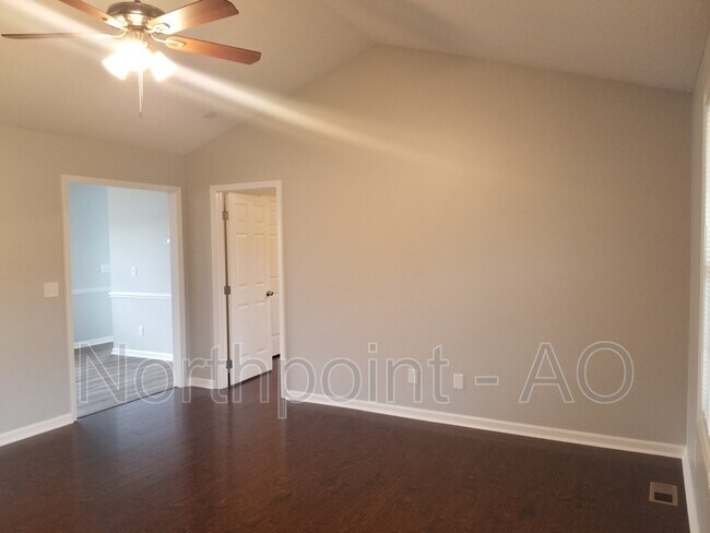 Building Photo - 112 Arthur Dr