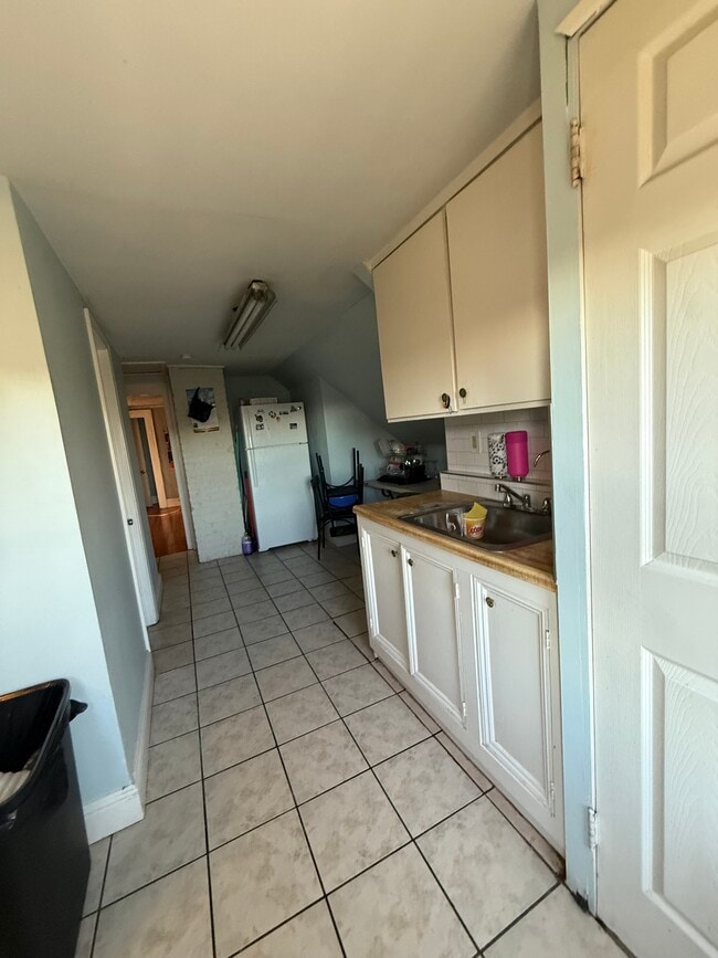 Foto del edificio - 87 Manhattan Ave