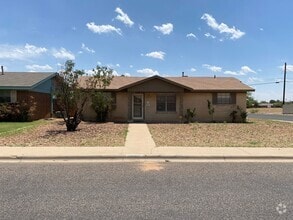 Building Photo - 3600 Springbrook Dr