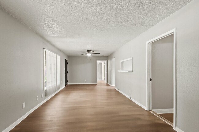 Foto del edificio - 7306 Parker Rd