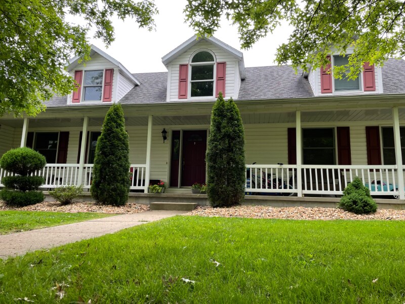 Primary Photo - 209 Maple Ave