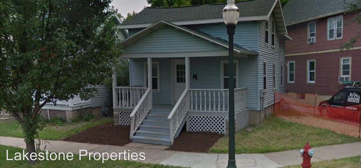 Primary Photo - 5 br, 2 bath House - 119 N Bedford St