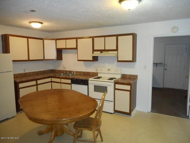 Building Photo - Spacious Home in Prime Blacksburg Location!