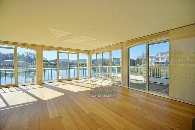 Building Photo - 5105 Shelter Bay Ave