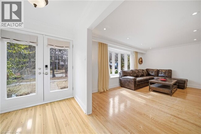 Building Photo - 481 Anthony Dr