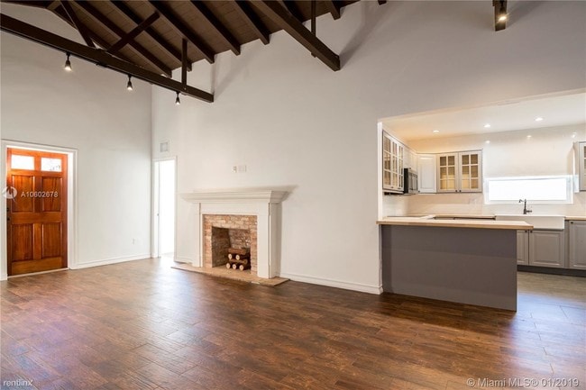 Building Photo - 3 br, 3 bath House - 105 NW 33rd St # B