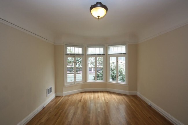 Building Photo - Spacious and Bright Studio in NOPA