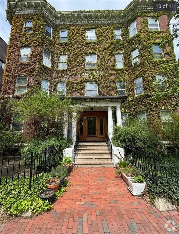 Building Photo - 315 Harvard St