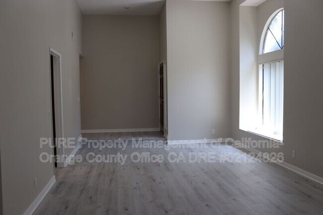 Building Photo - 41 Carriage Hill Ln