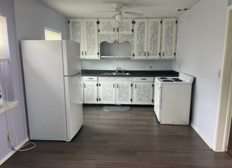 Primary Photo - 2328 E 16th Ct