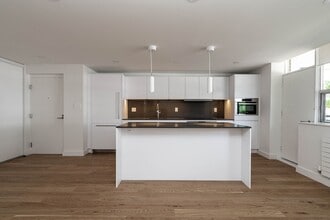 Building Photo - 457 Marlee Ave