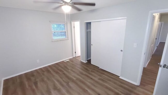 Building Photo - 2815 Maywood Rd