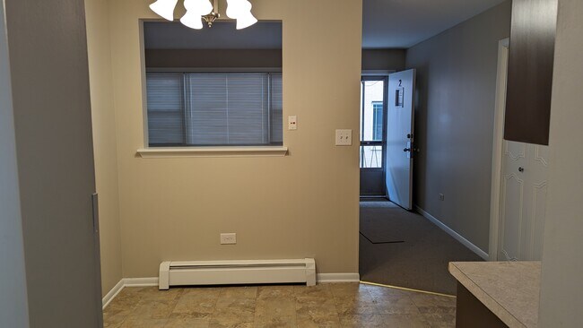 Kitchen nook - 924 Warren Ave