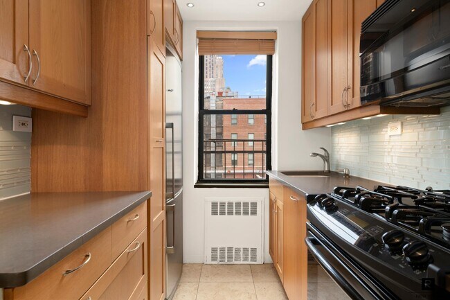 Foto del edificio - 50 E 8th St