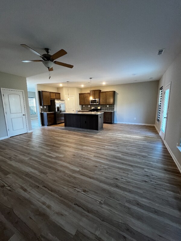 Foto del edificio - 202 Clover Meadow Ln