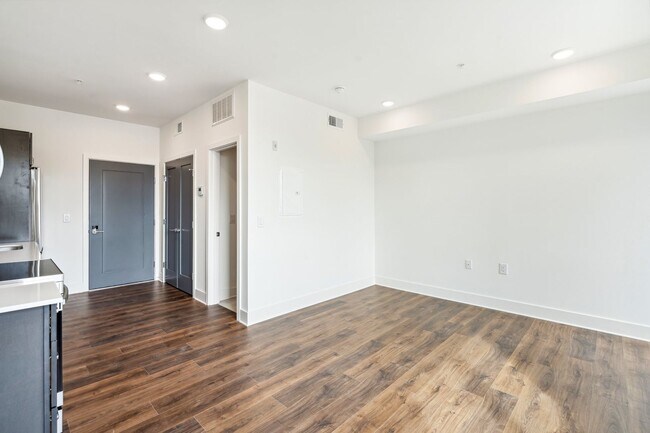 Interior Photo - 1701 Federal - Olo