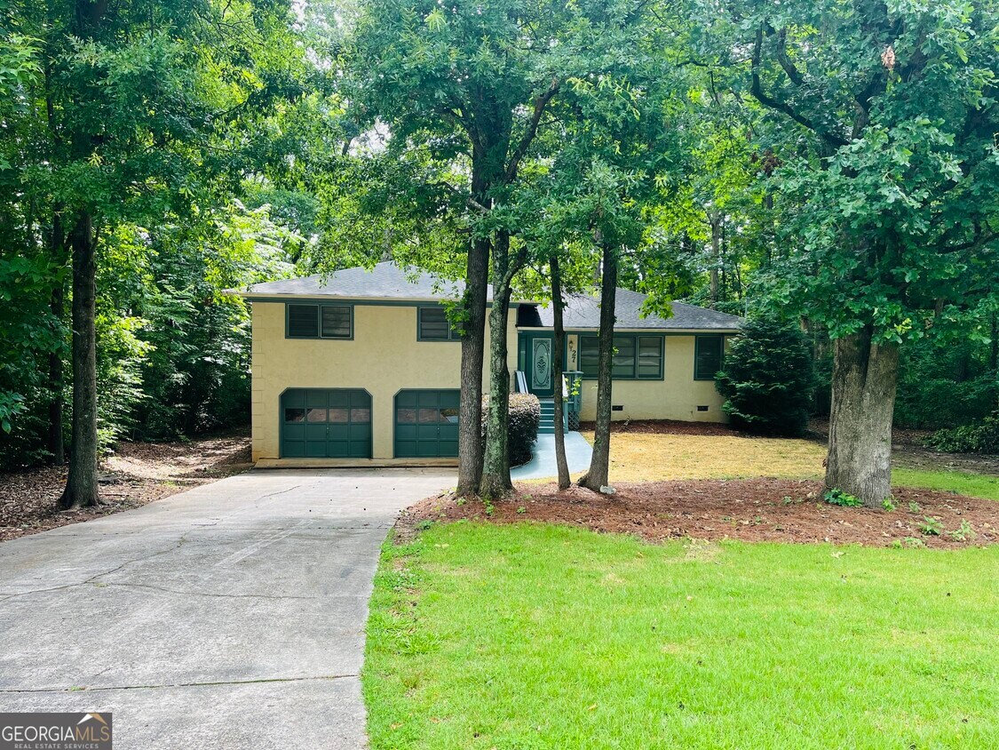Foto principal - 27 Elaine Dr