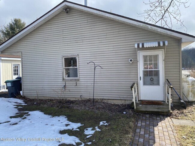 Building Photo - 542 Lakeview Terrace