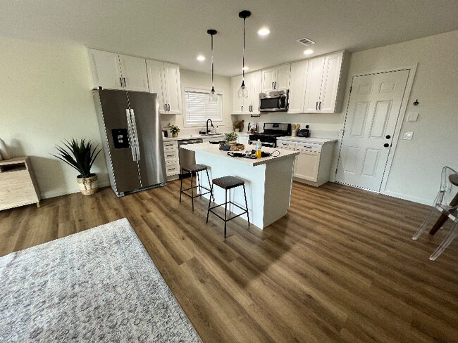 Foto del edificio - 4908 Stephanie Pl