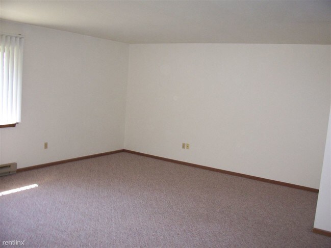 Foto del edificio - W239N5928 Maple Ave
