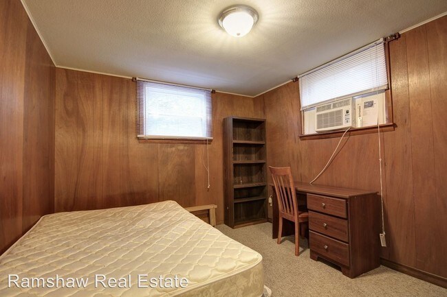 Foto del edificio - 1 br, 1 bath Apartment - 106 N Gregory