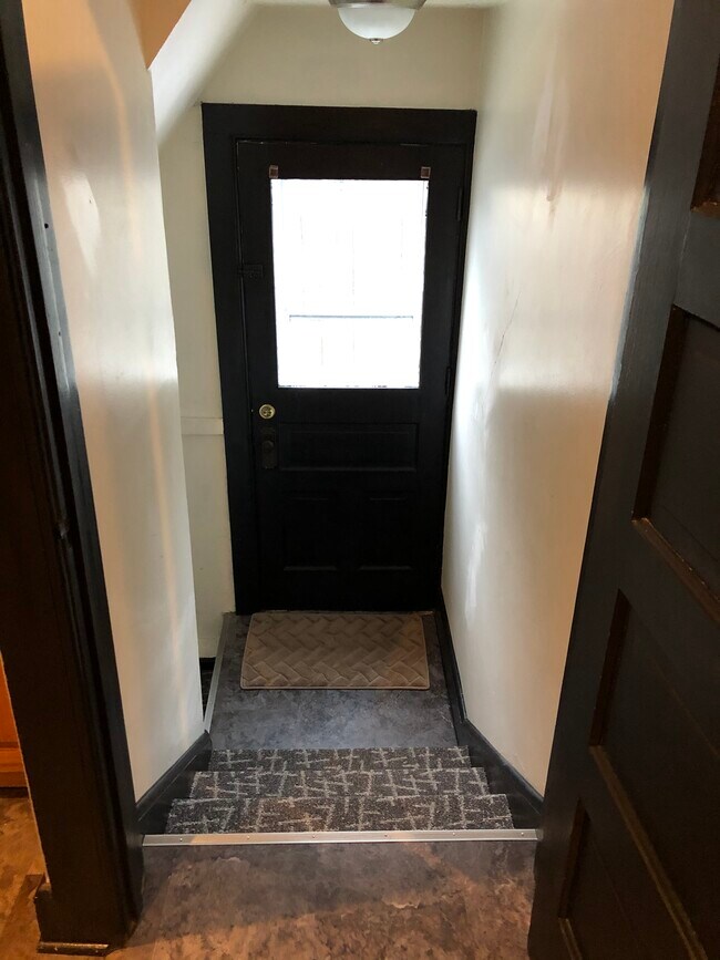 Puerta trasera - 810 Swift Ave