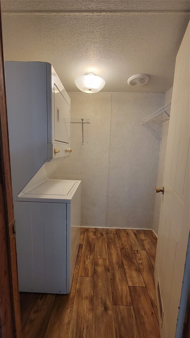 Foto del edificio - 13058 Aspen Way Ct