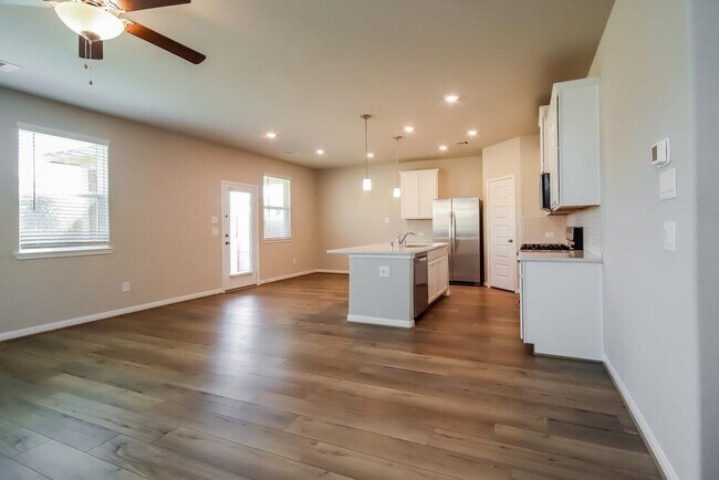 Building Photo - 7068 Silverleaf Oak St