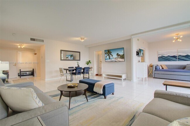 Building Photo - 181 Crandon Blvd
