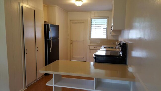 Building Photo - 716 Wailepo Pl
