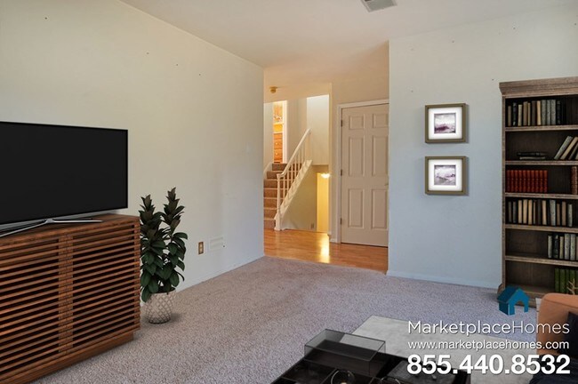 Building Photo - 17747 Tally Ho Dr E