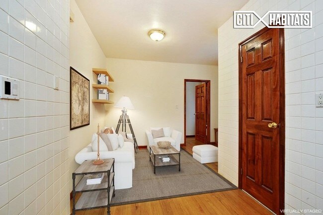 Building Photo - 202 MOTT St