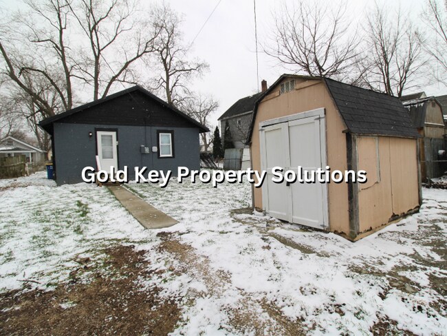 Building Photo - MUNCIE 2 BR 1 BA House with Main-Level Laundry and Shed (SECTION 8 APPROVED)